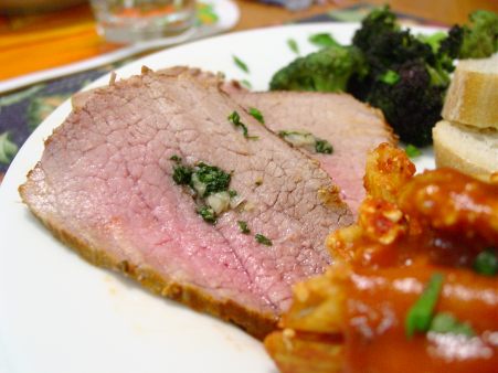 Garlic Centered Beef in Tomato Sauce