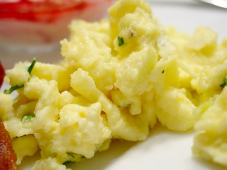 Creamy Scrambled Eggs with Leeks