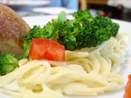 Thin Spaghetti with Brie and Vegetables