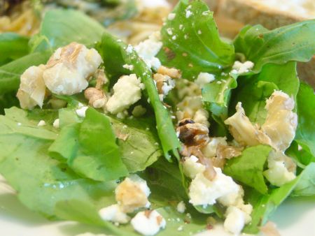 Arugula Salad with Walnuts and Feta