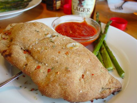 Very Cheap, Very Good Calzones